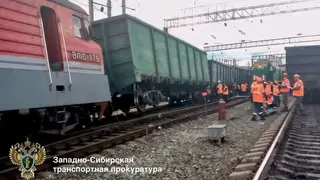Электровоз и пустой вагон сошли с рельсов в Кемеровской области